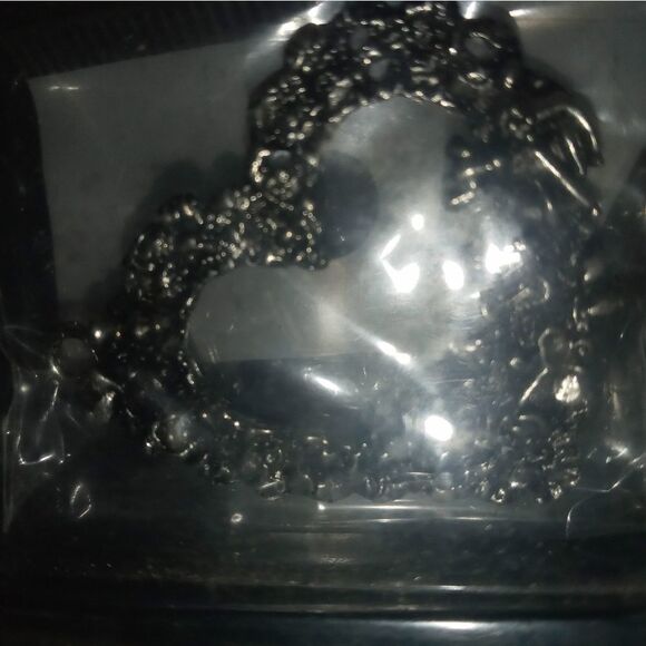 1 surprise 🫢 Charm 🎁 - Picture 10 of 11